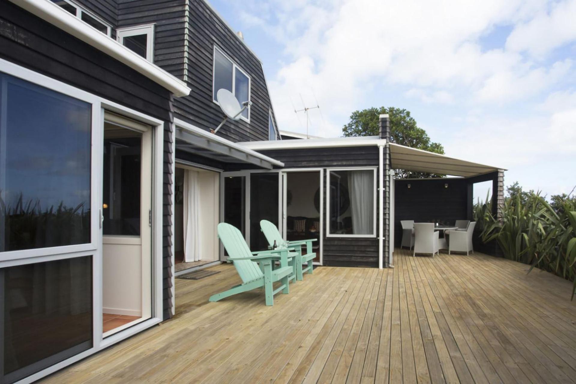 Chester Cottage Beachfront Oakura Exterior photo