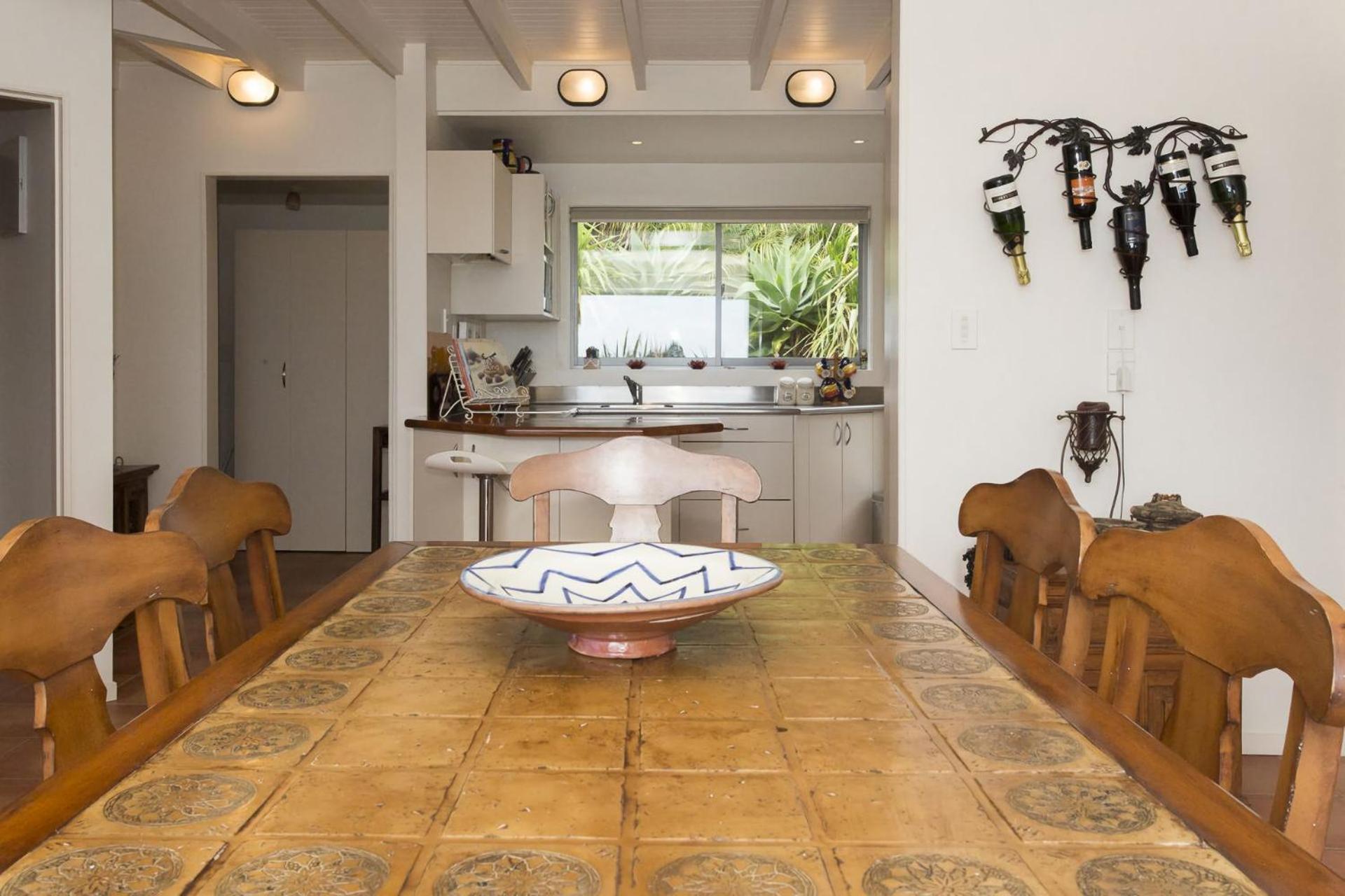 Chester Cottage Beachfront Oakura Exterior photo